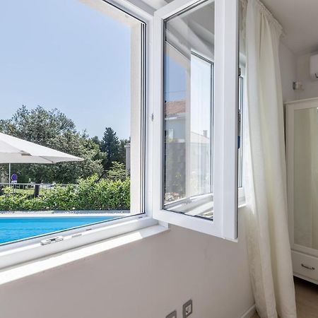 Villa Katess With Heated Pool Спліт Екстер'єр фото