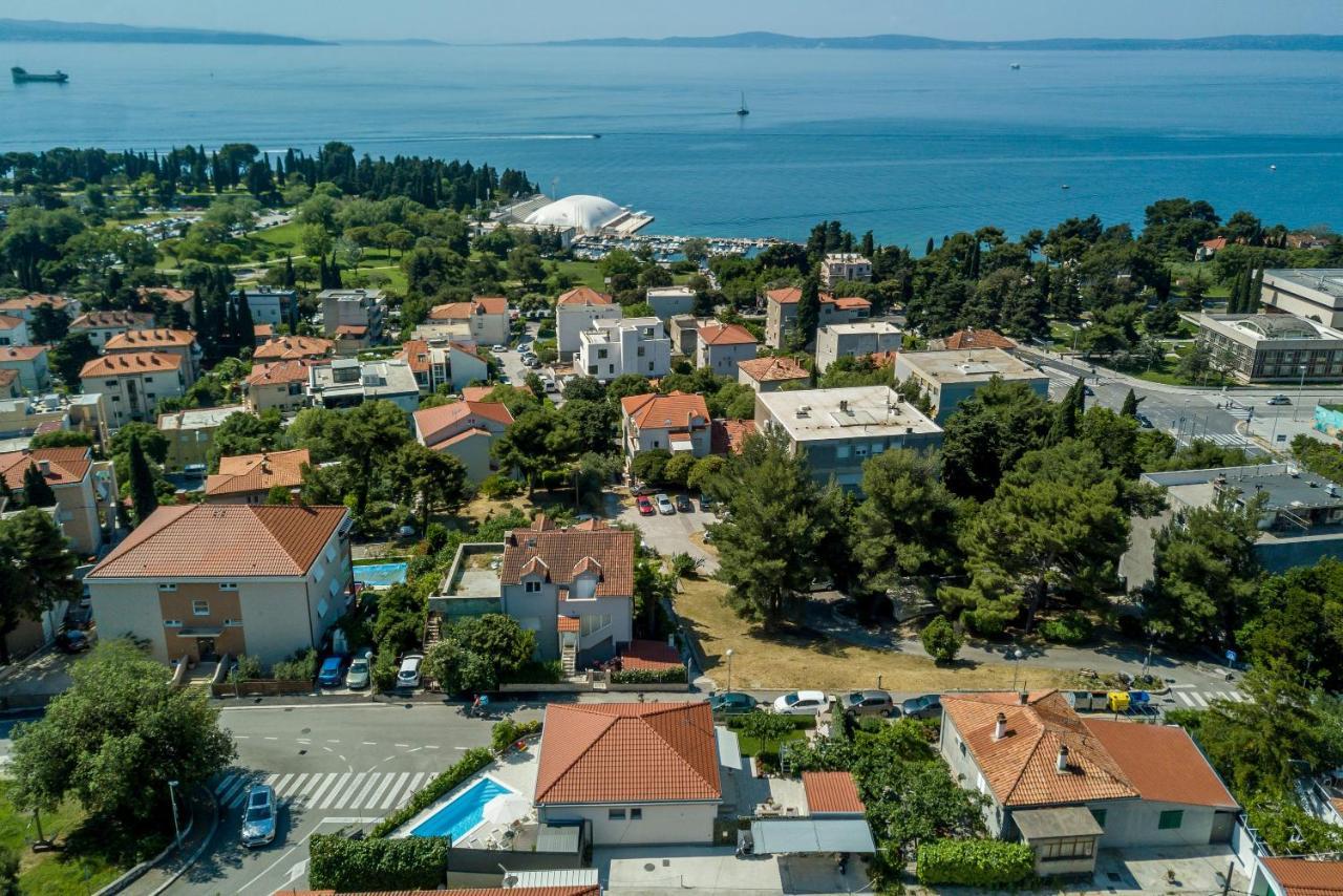Villa Katess With Heated Pool Спліт Екстер'єр фото