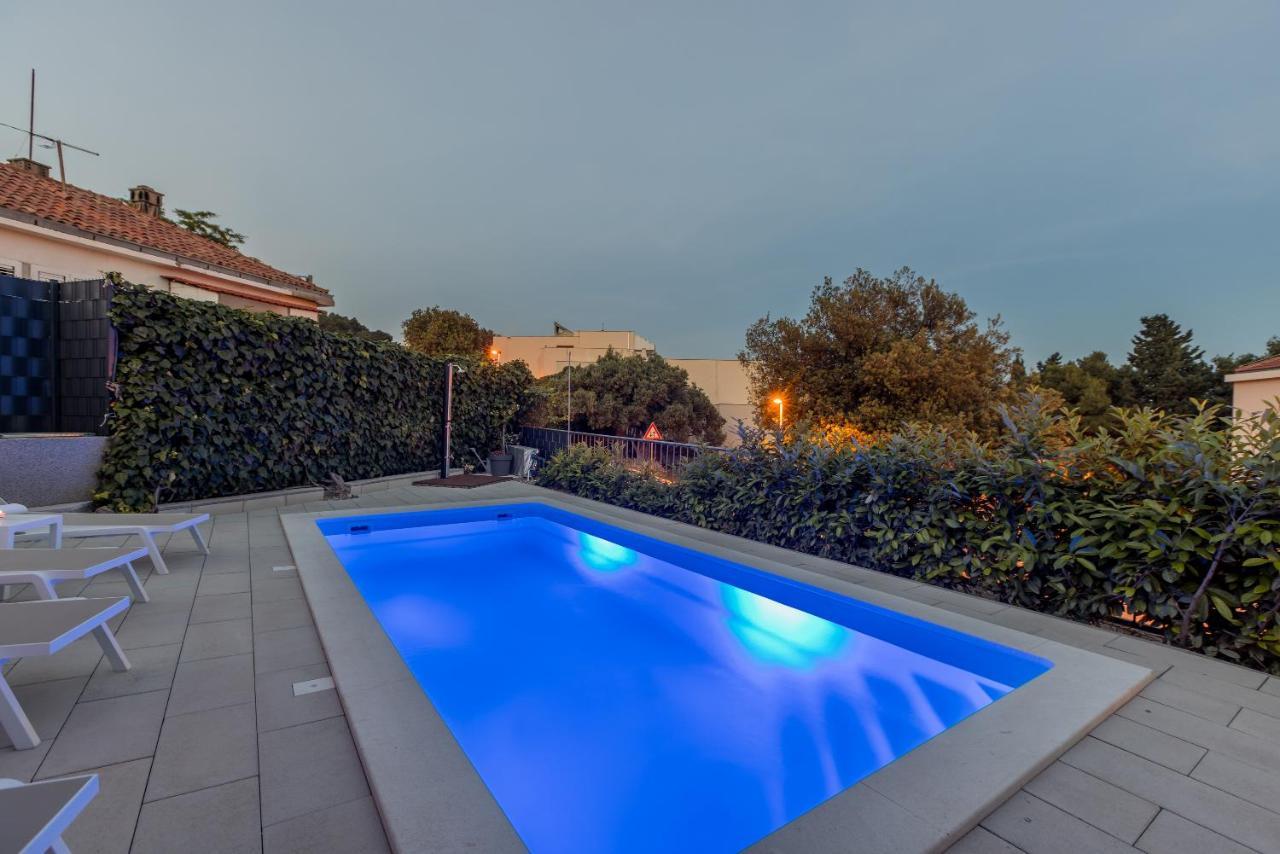 Villa Katess With Heated Pool Спліт Екстер'єр фото