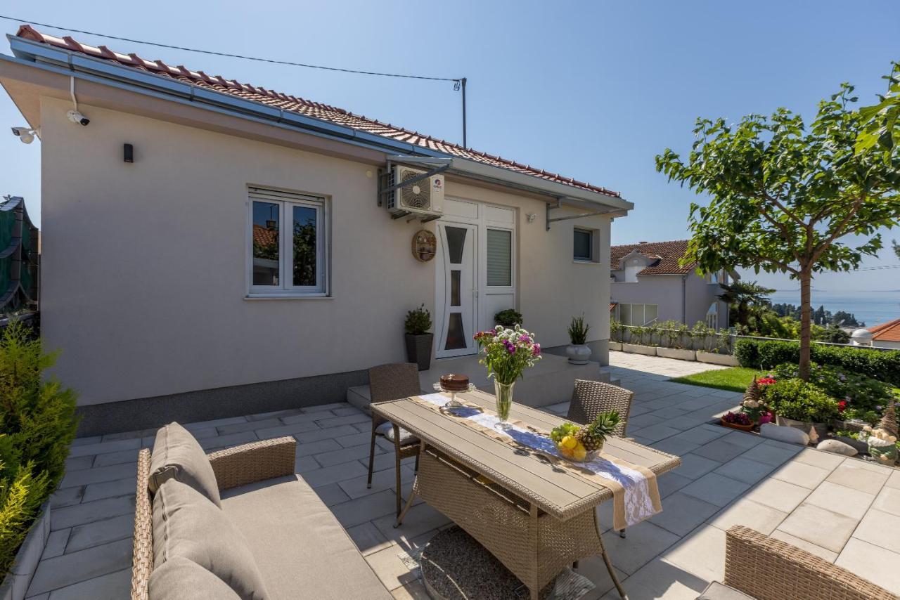 Villa Katess With Heated Pool Спліт Екстер'єр фото